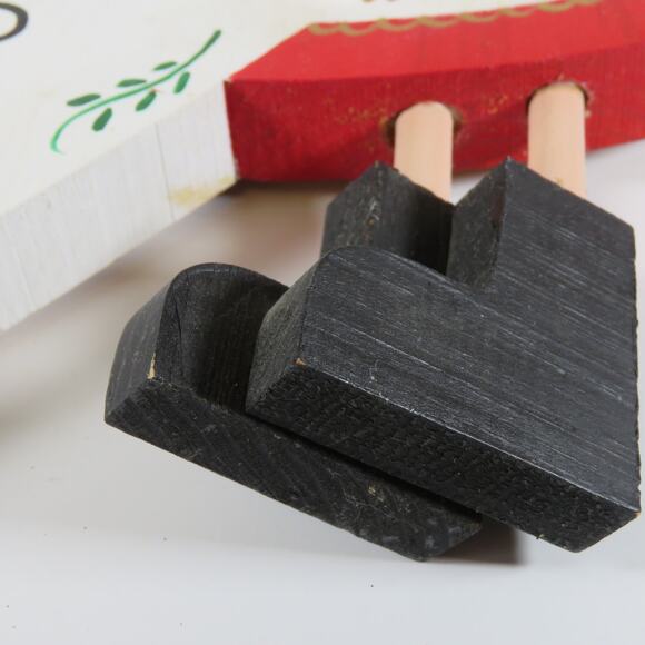 Hand Painted Folk Art Wooden Welcome Sign with Heart - Slovak "Vitame Vás" - Picture 14 of 15